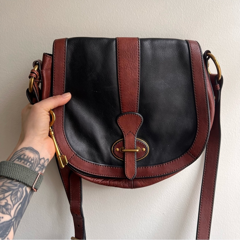 Fossil: Black and Brown Crossbody/Saddle Bag Purse